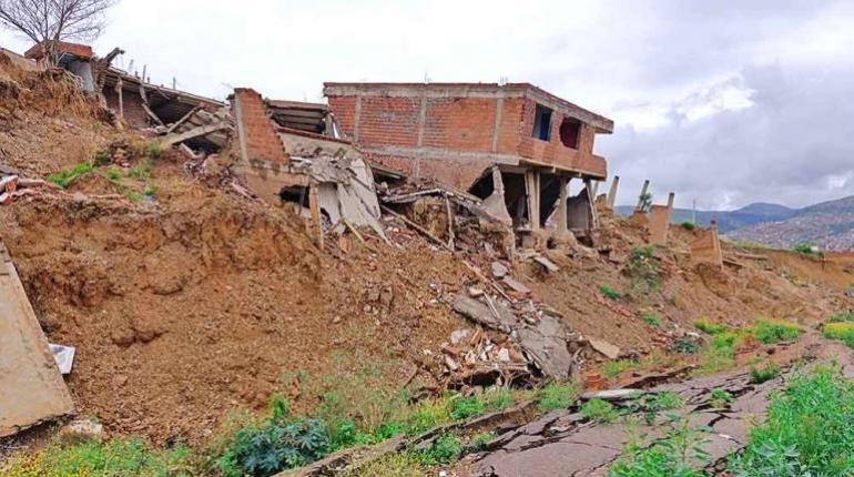 Deslizamientos en Lomas de Santa Bárbara empeoran y autoridades incumplen compromisos con vecinos afectados por la falla geológica.