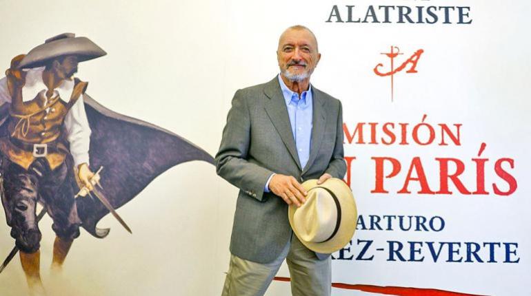 Los libros más vendidos de 2025 muestran la preferencia por narrativas emocionantes y personajes complejos en la literatura contemporánea.