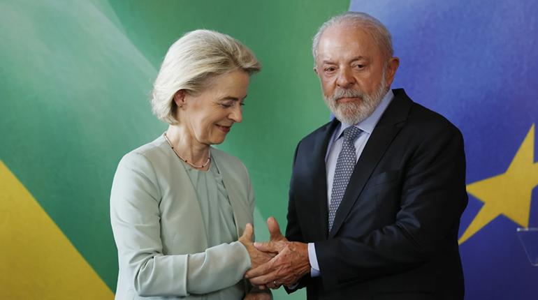 Firma de acuerdo comercial entre Mercosur y UE: un paso hacia mayor autonomía económica en América Latina.