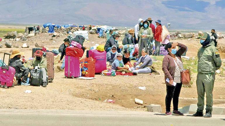 Migración boliviana en Chile: 60 mil personas viven en situación de pobreza, superando a otros grupos étnicos en esta categoría.