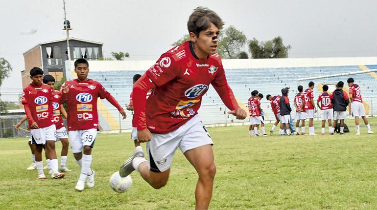 El joven Nicolás López Mendoza destaca en Wilstermann y persigue su objetivo de llegar lejos en el fútbol con disciplina