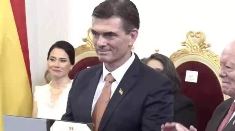 Paz declara emergencia energética y social para abastecer combustibles y reactivar producción en Bolivia ante inflación y escasez