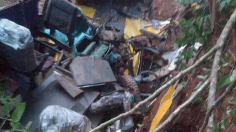 Siete personas fallecen en Mocomoco después de un desesperado precipitio de un bus a alta velocidad