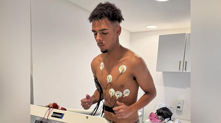 Transferir jugadores bolivianos al exterior: un desafío complejo que requiere paciencia y estrategia.