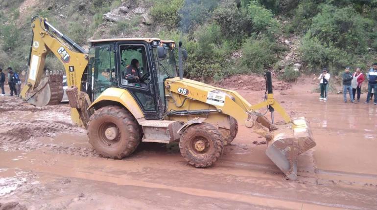 Desborde del río Viloma ocasiona cierre temporal de carretera al occidente de Bolivia con afectaciones en cultivos y tráfico