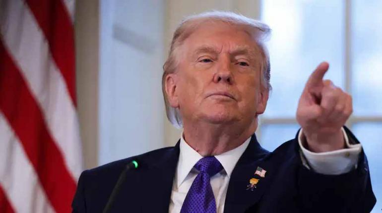 Trump amenaza con retirar apoyo a Venezuela y pide a Cuba un acuerdo para evitar caída política