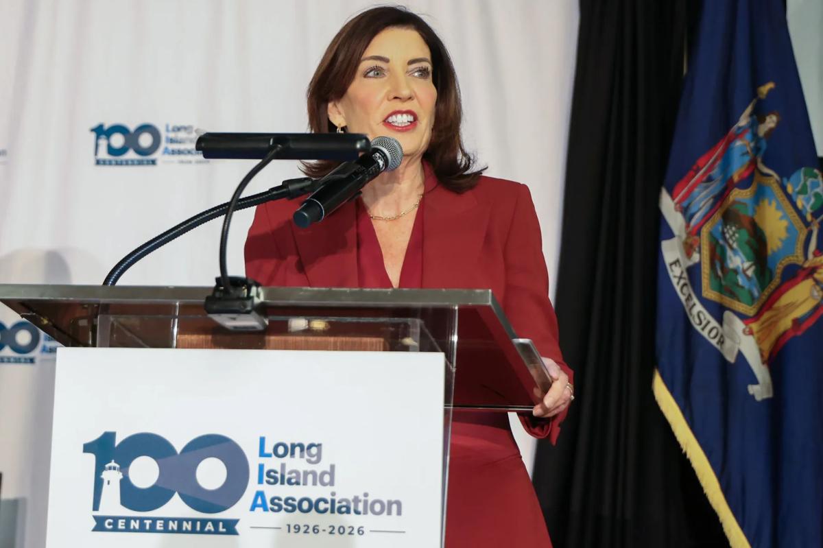 Nueva York aprueba ley que hace más difícil reportar abusos infantiles, aumentando el riesgo de violencia contra niños en situación