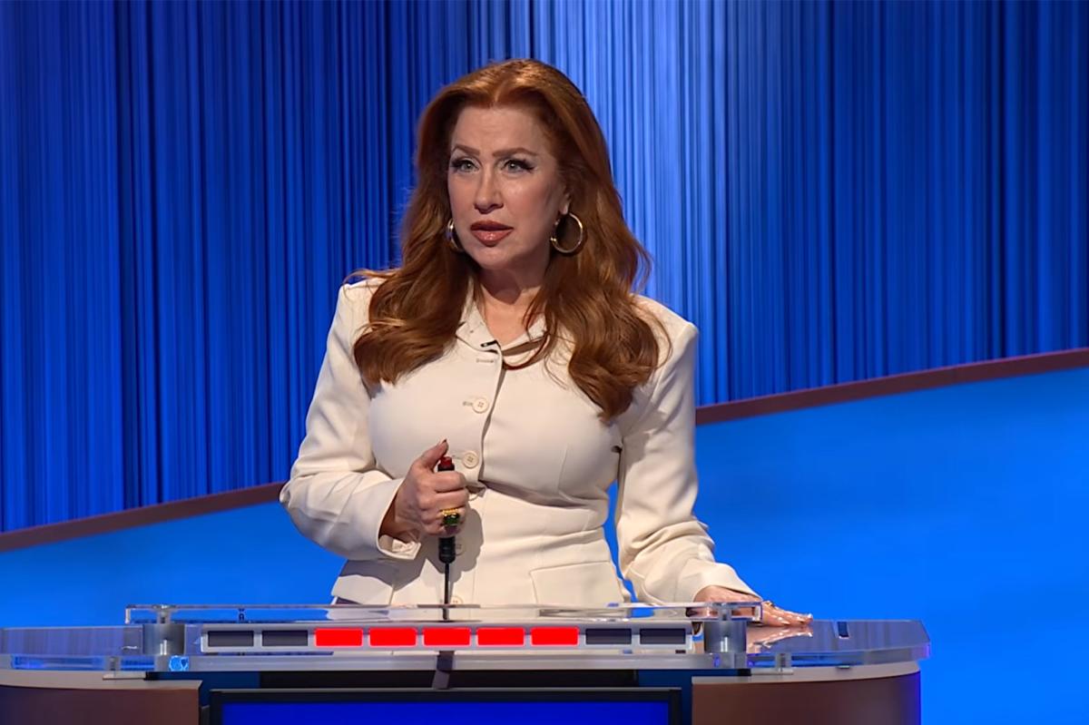 La actriz Lisa Ann Walter deja caer un tabú en el pleno de "Jeopardy!" con su respuesta inesperada y valiente.
