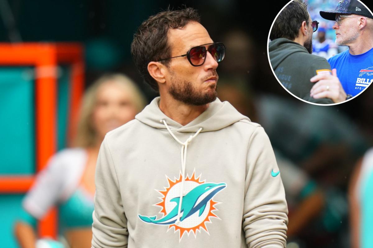 Mike McDaniel aspira al cargo de entrenador jefe de los Bills después de aceptar oferta de coordinador ofensivo con Chargers.