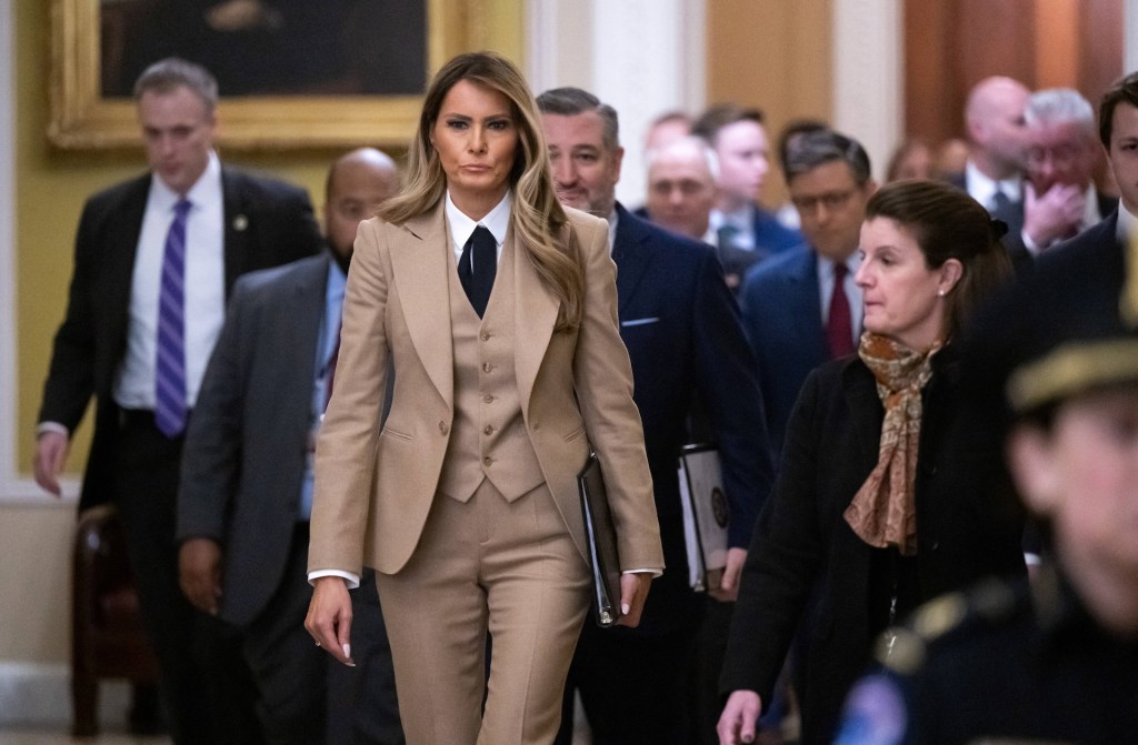 Amazon produce un documental sobre Melania Trump que supera expectativas y gana $7M en su primer fin de semana