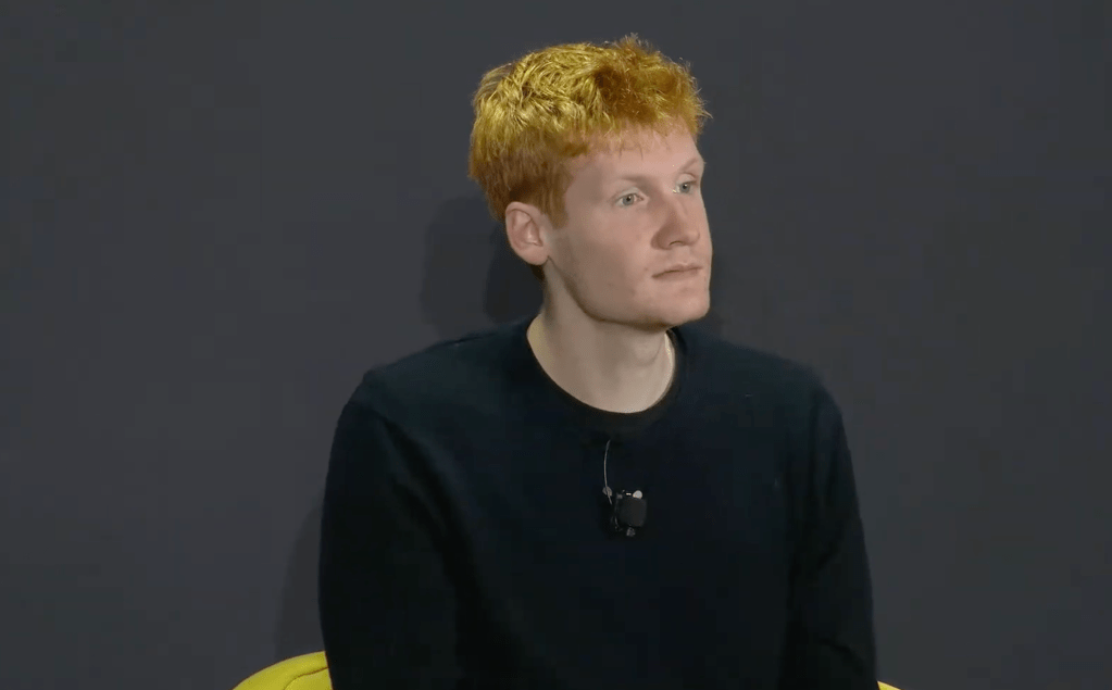 Cursor adquiere Graphite para mejorar la revisión de código y acelerar el proceso de desarrollo