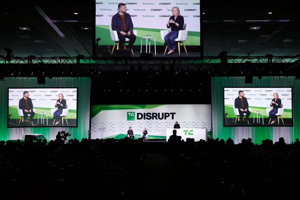 Ultimo día para obtener un pase de +1 para TechCrunch Disrupt 2026 con un descuento del 50%