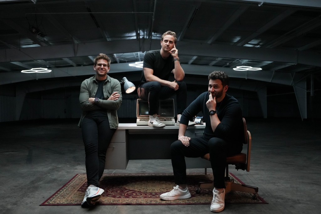 Empresarios de comunicación y asistentes AI se unen en Linq para revolucionar el modo en que las empresas interactúan con