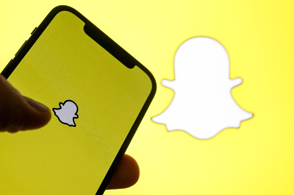 Snap presenta nuevas herramientas para padres y tutores que les permiten supervisar el uso de la aplicación y conocer a