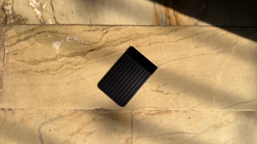 Dispositivos de anotación AI físicos revolucionan la forma en que grabamos y transcribimos reuniones y conversaciones.