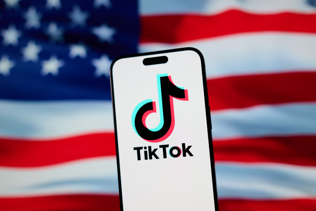 Servicio de TikTok restaurado luego de interrupciones causadas por tormenta de nieve en centros de datos Oracle.