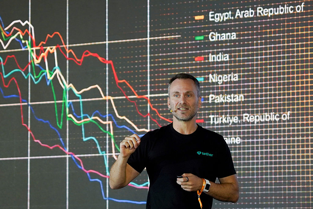 Tether CEO Paolo Ardoino lanza una campaña mediática integral para promover su estabilidad y seguridad en el mercado de stablecoins.